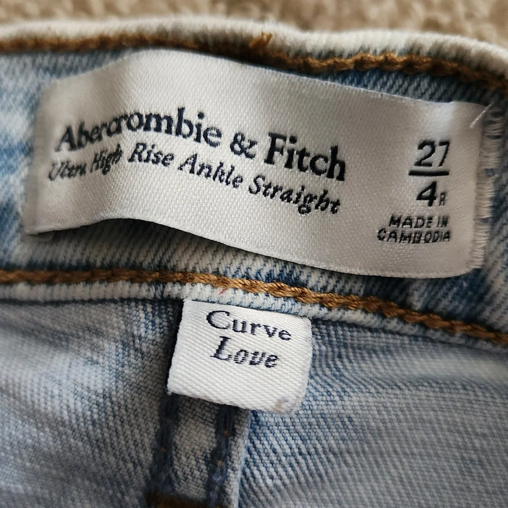 Abercrombie & Fitch Curve Love Ultra High Rise Ankle Straight Button Fly 27/4 - Picture 2 of 12